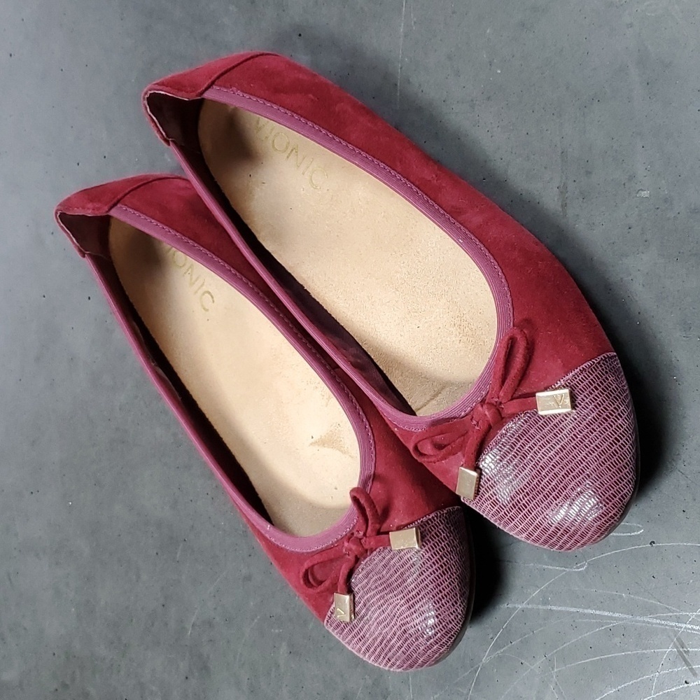 Vionic Minna merlot suede